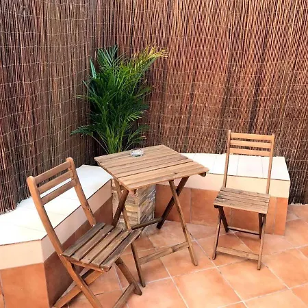 Nice Cozy With Patio Santa Coloma de Gramanet